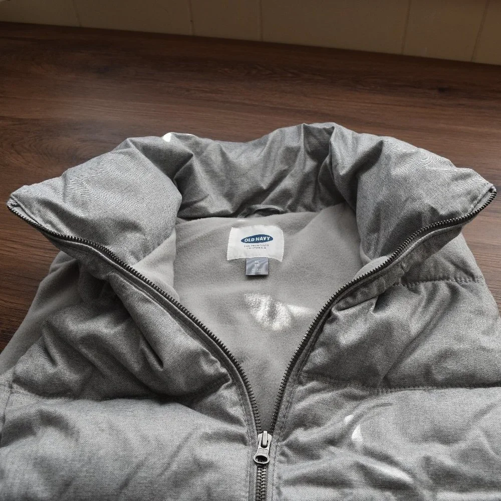 ✨ EUC Old Navy Zip Up Puff Vest XL - Picture 3 of 8